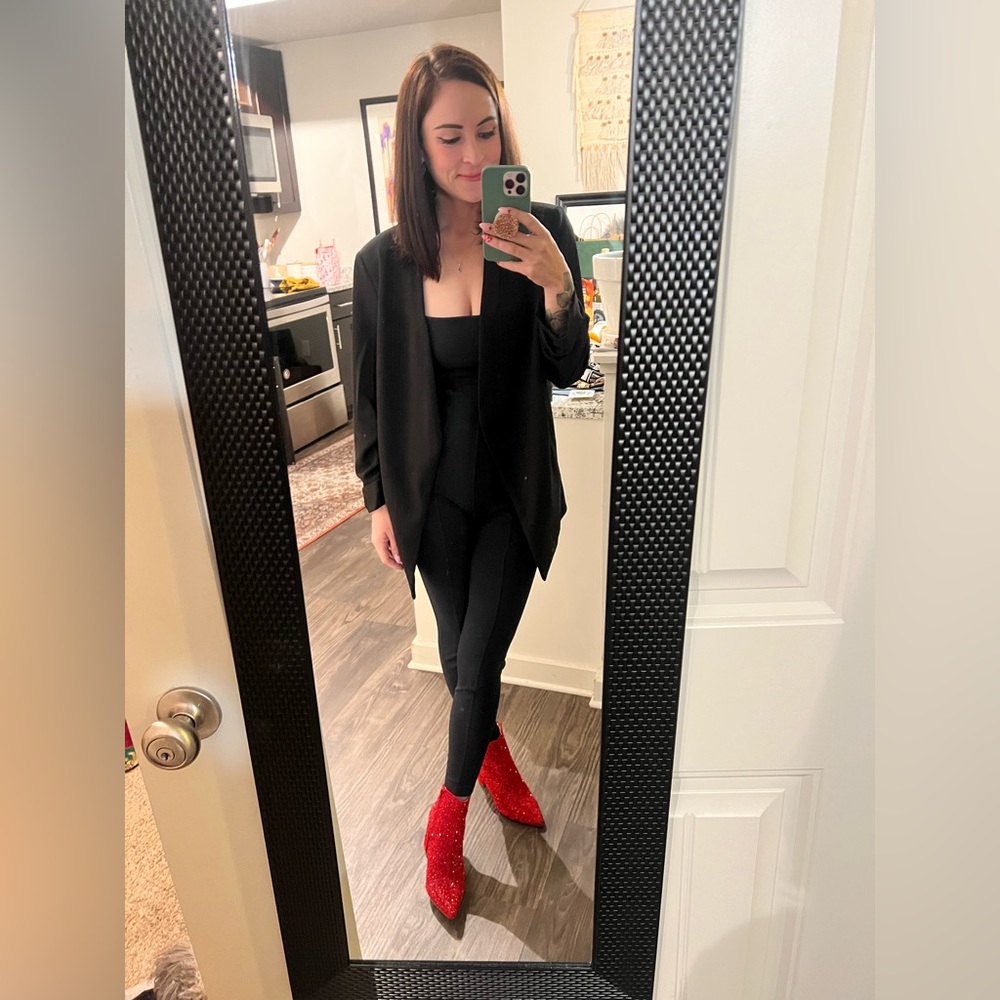 Meet your Posher, Caitlin